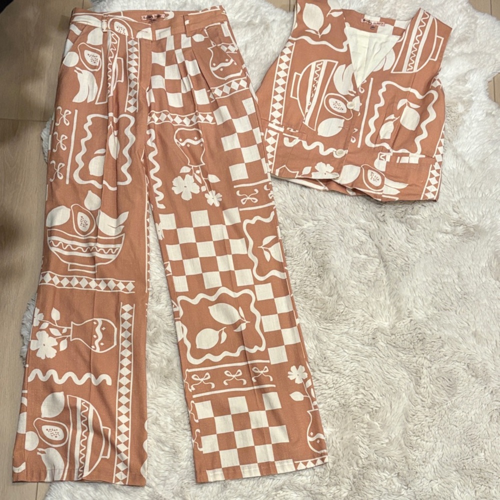 Bailey Rose Set- tannish and White small and xsmall. Read description.